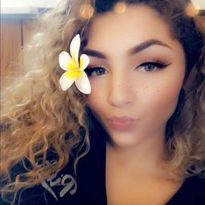 Meet your Posher, Kendra